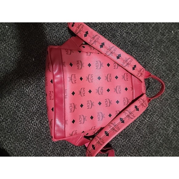 MCM Stark Side‎ Studs Backpack in Visetos, in a pink Salmon color - Picture 5 of 13